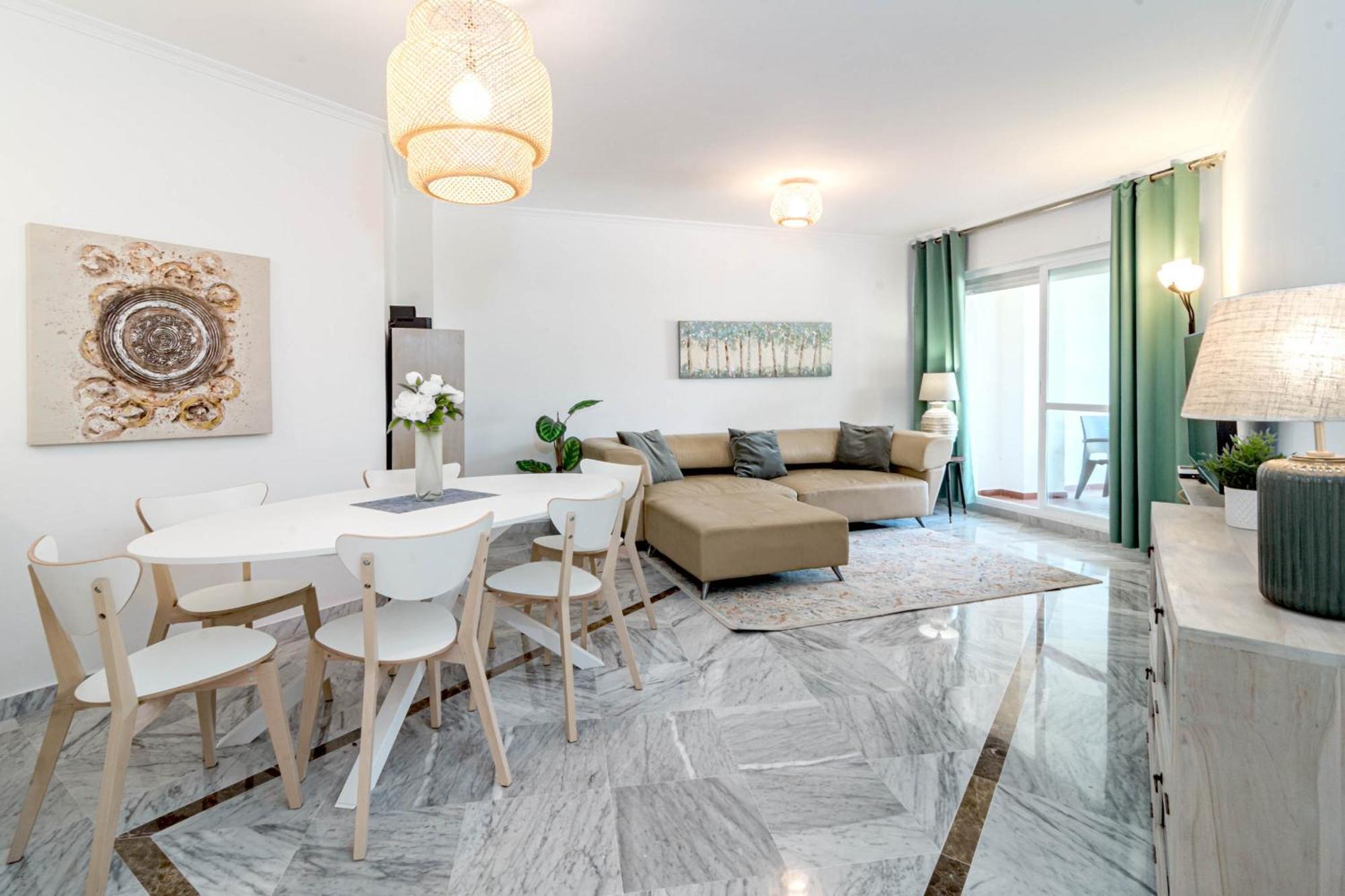Appartement Lovely And Spacious 3-bedroom Apartment, 150m Walk To The