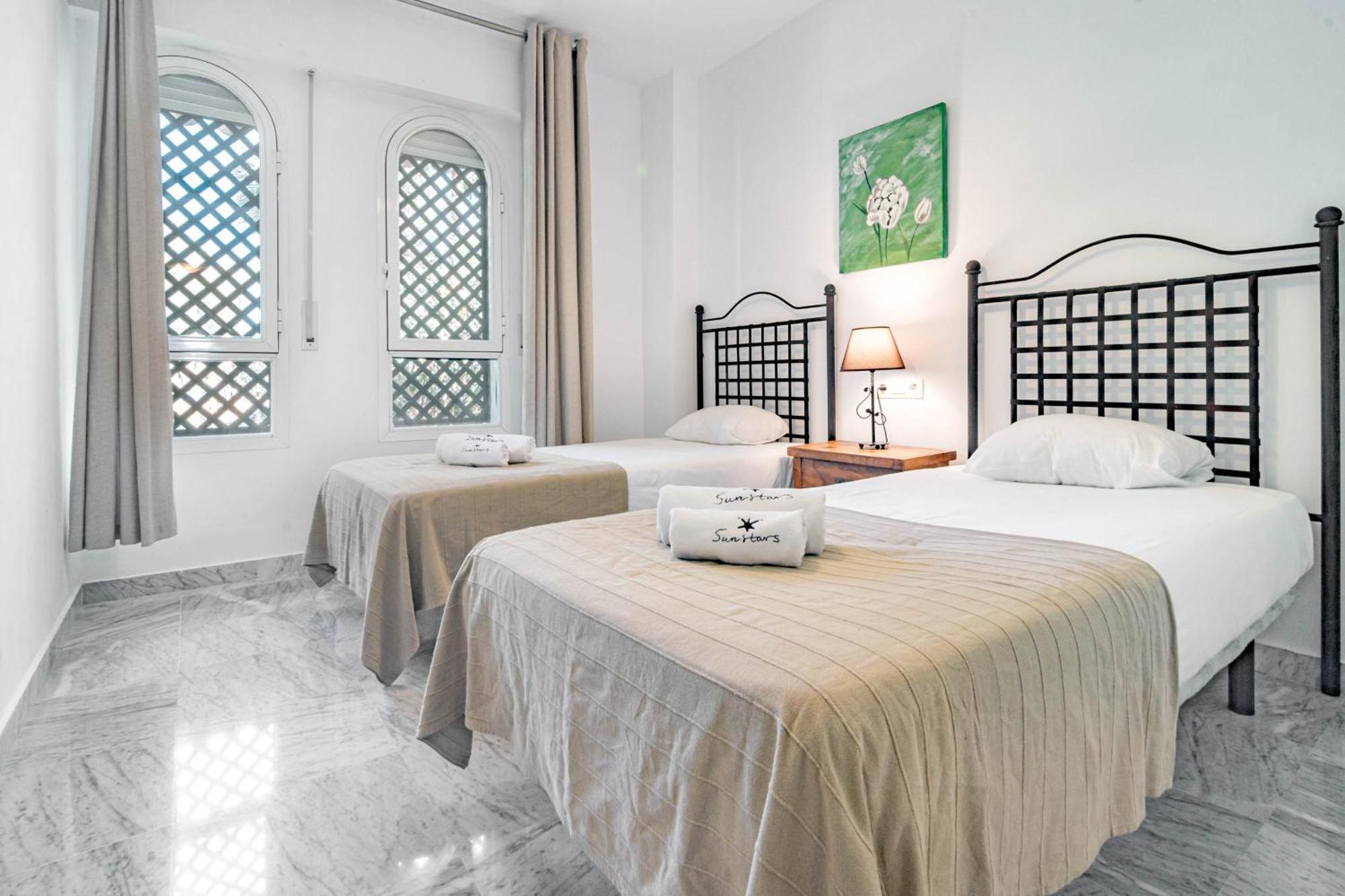 Appartement Lovely And Spacious 3-bedroom Apartment, 150m Walk To The Marbella