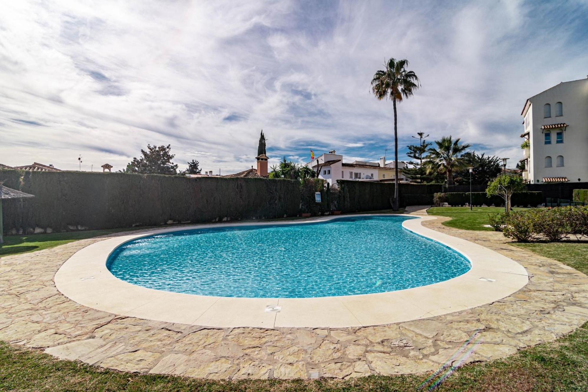 Lovely And Spacious 3-bedroom Apartment, 150m Walk To The Appartement